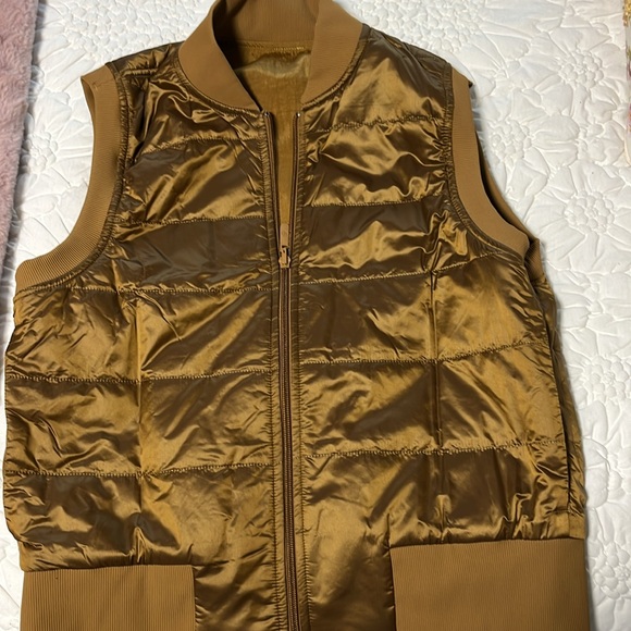 NWOT Lululemon Non-Stop Reversible bomber vest - Picture 4 of 4